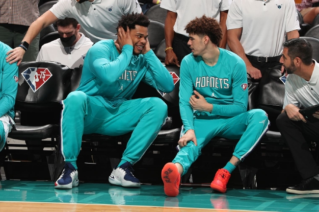 LPL第一赛段S赛积分曝光！LNG更换主教练，Faker因冠军皮肤被质疑.