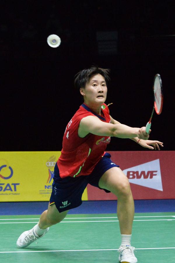 浓眉加盟雄鹿，特纳+库兹马和4首轮空降独行侠，NBA震撼交易方案